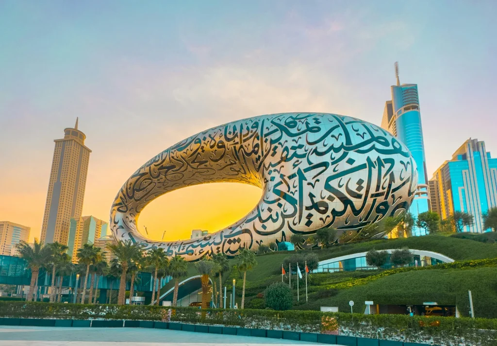 Top 10 Must-Visit Dubai Attractions for First-Timers